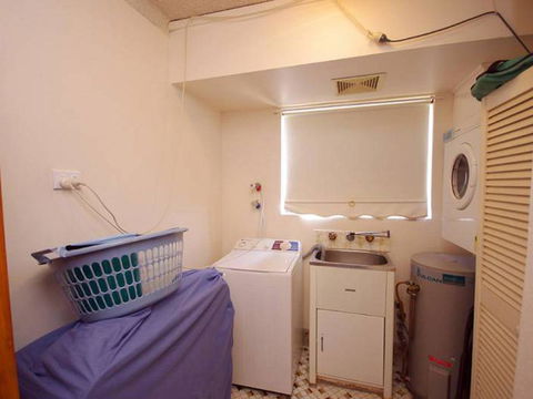Avilla Court 2 - E Caravan Parks 3