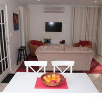 Azalea Villa - Close to the City of Perth - E Caravan Parks