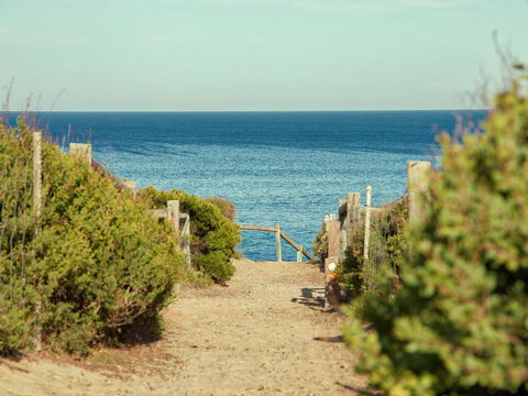 Back Beach Hideaway - E Caravan Parks 3
