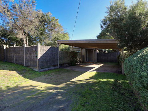 Back Beach Hideaway - E Caravan Parks 0