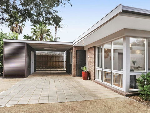 Backyard Bliss - E Caravan Parks 0