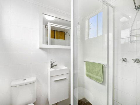 Bailey House - E Caravan Parks 2