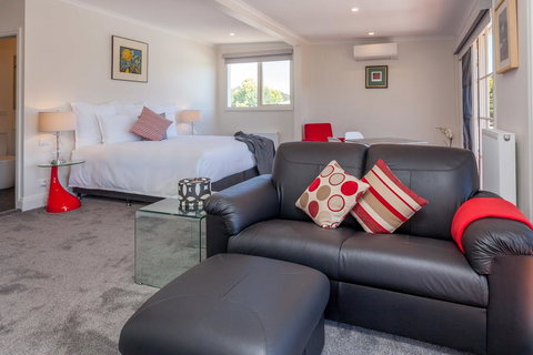 Balconies Lakeside - E Caravan Parks 0