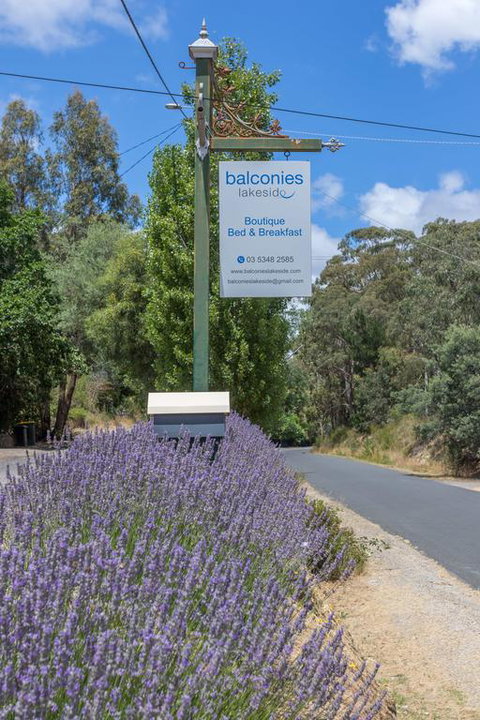 Balconies Lakeside - E Caravan Parks 3