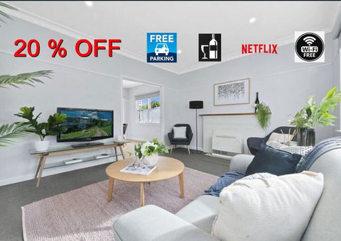 BALLARAT CLOSE 2 CBD + HOSPITAL+3BR HOME+NETFLIX + WiFi + Gift - E Caravan Parks 0