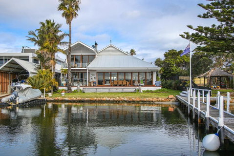 Bancroft Bay Frontage - E Caravan Parks 0