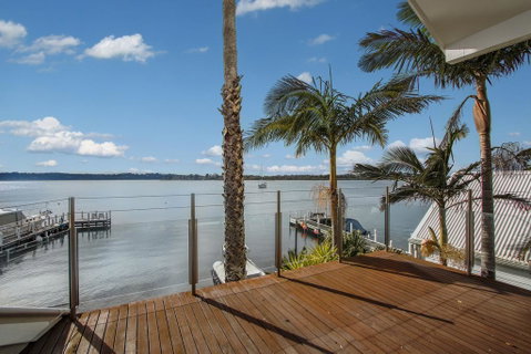 Bancroft Bay Frontage - E Caravan Parks 1