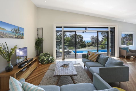 Barefoot Bungalow - Castaways Beach - E Caravan Parks 0