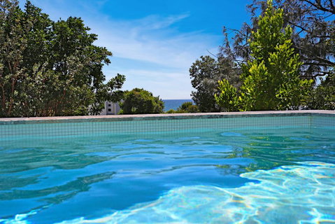 Barefoot Bungalow - Castaways Beach - E Caravan Parks 2