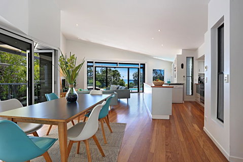 Barefoot Bungalow - Castaways Beach - E Caravan Parks 3