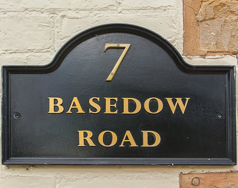 Barossa Vineyard Guesthouse - E Caravan Parks 2