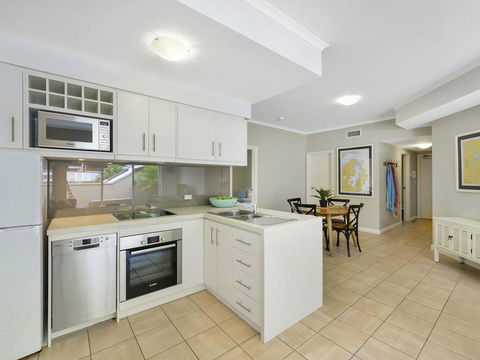 Barrenjoey At Iluka Resort Apartments - E Caravan Parks 3