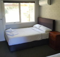 Bateau Bay Hotel - E Caravan Parks