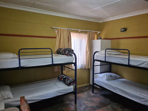 Bateman Bay Holiday Park & Batemans Bay YHA - E Caravan Parks 2