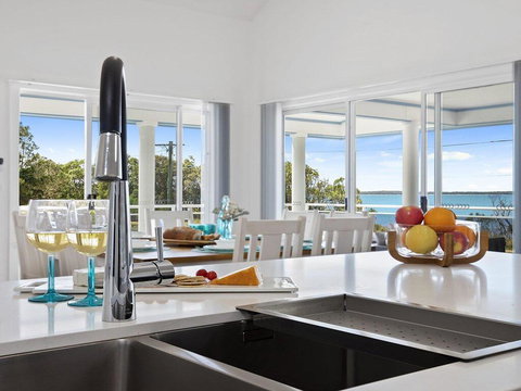 Bay Views - Panoramic Jervis Bay Views - E Caravan Parks 2