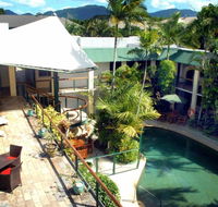 Bay Village Tropical Retreat  Apartments - E Caravan Parks