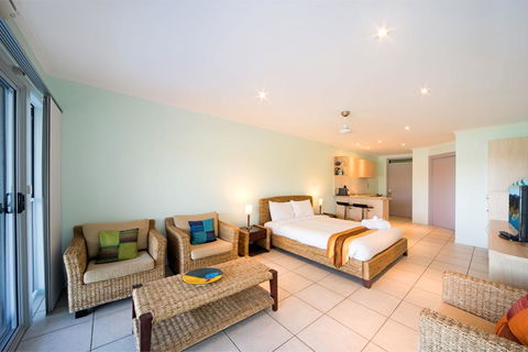Baybliss Apartments Studio 3 - E Caravan Parks 1