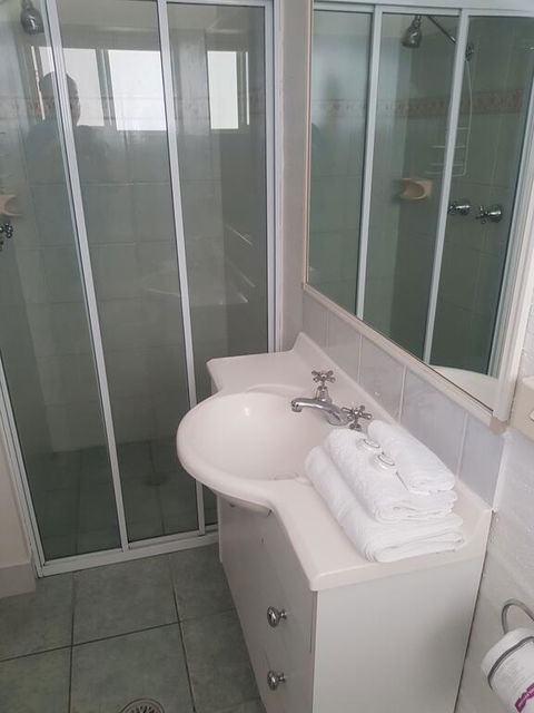 Bayview Apartments - E Caravan Parks 2