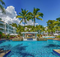 Beach Club Ap't with Private Access to lagoon Pool - E Caravan Parks