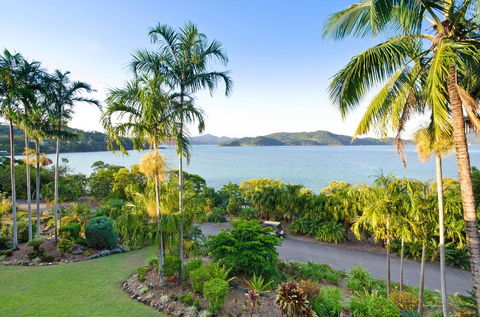 Beach Front Lagoon Lodge Apartments - E Caravan Parks 1