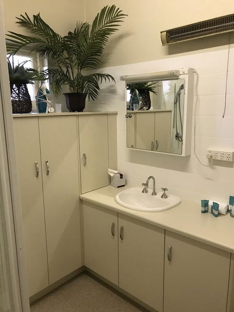 Beach Hotel - E Caravan Parks 2