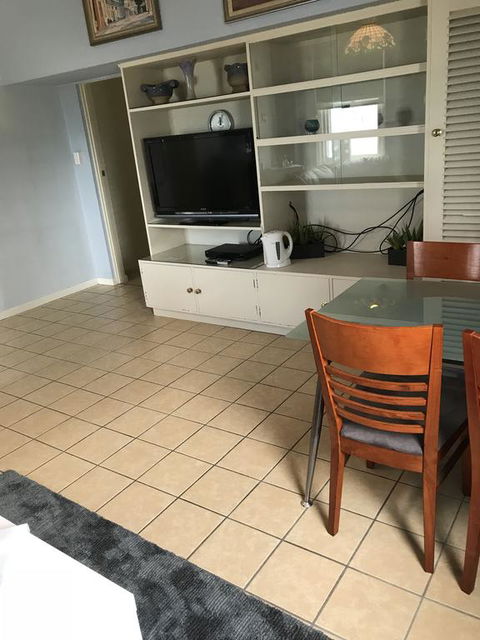 Beach Hotel - E Caravan Parks 3