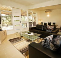Beach House Apartments - E Caravan Parks