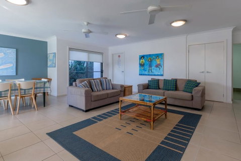 Beach House, Pacific Road, 1/20 - E Caravan Parks 3