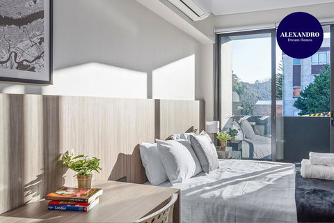 BEACH LOCATION STUDIO // CLOVELLY 3 - E Caravan Parks 0