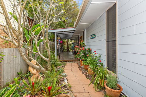 BEACH RETREAT - E Caravan Parks 0