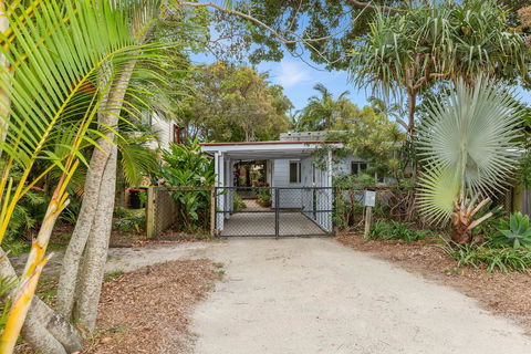 BEACH RETREAT - E Caravan Parks 2