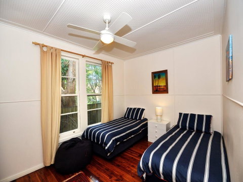 Beach Shack - E Caravan Parks 3