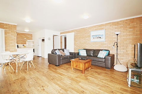 Beachcomber - Pet Friendly - E Caravan Parks 2