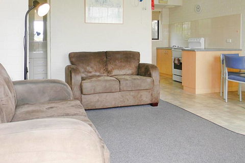 BEACHCOMBER1 - E Caravan Parks 1