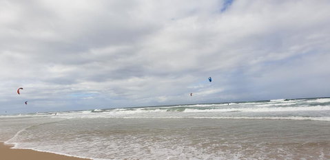 Beachfront Homely APT CBD Sleeps 8 Pool Spa Sauna Tennis AC WiFi - E Caravan Parks 2