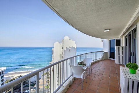 Beachfront Luxury 3 Bedroom In The Heart Of Surfers Paradise - Ocean Views Plus Indoor/outdoor Pool - E Caravan Parks 3