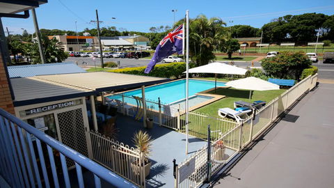 Beachlander Holiday Apartments - E Caravan Parks 1