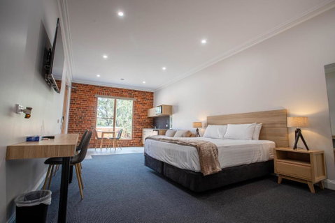 Red Waratah Accommodation - E Caravan Parks 2
