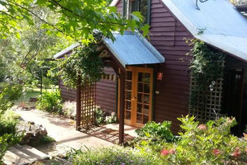 Redgum Hill Country Retreat with E Caravan Parks
