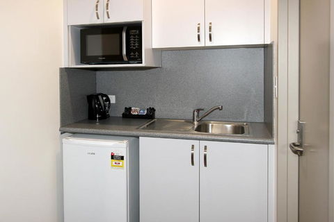 Reef Gardens Motel - E Caravan Parks 1