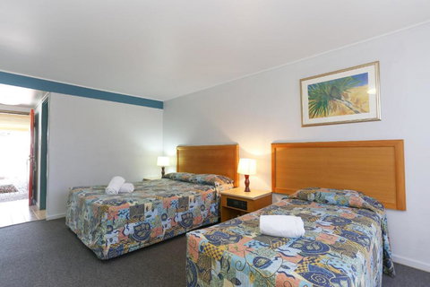 Reef Resort Motel - E Caravan Parks 3