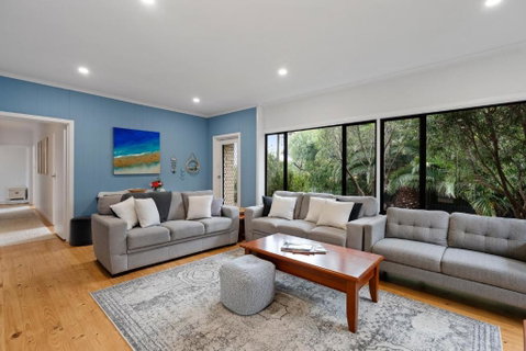 Relaxed Family Beach House - No Linen Included - E Caravan Parks 1