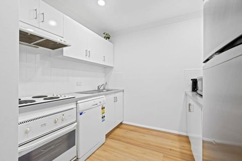 Renovated Family Apartment With Pool & WiFi - E Caravan Parks 3