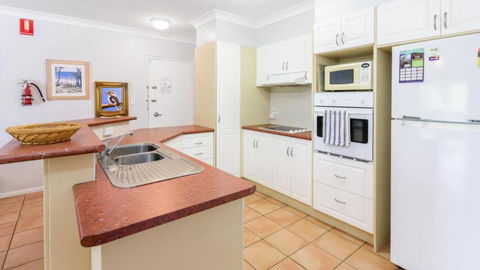 Resort Style Unit Across From The Water - E Caravan Parks 3