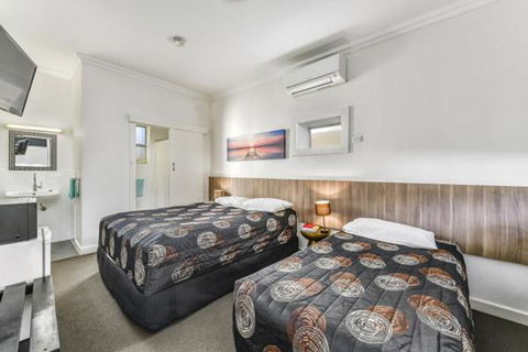 Rest Motels - E Caravan Parks 2