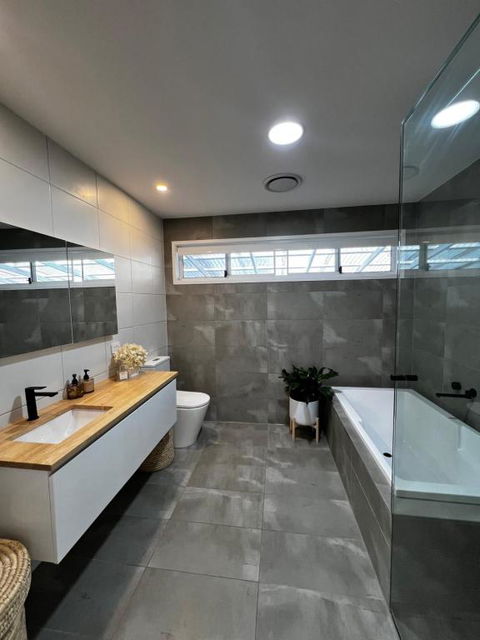Retreat On Fig Street - E Caravan Parks 2