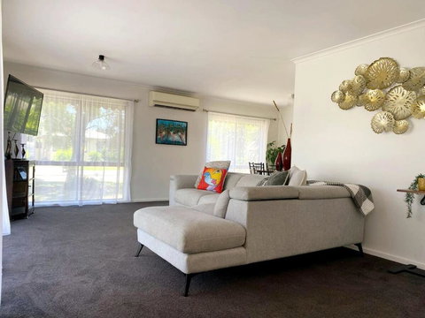 Retreat On Roe - E Caravan Parks 0