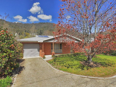 Right In Bright - E Caravan Parks 1