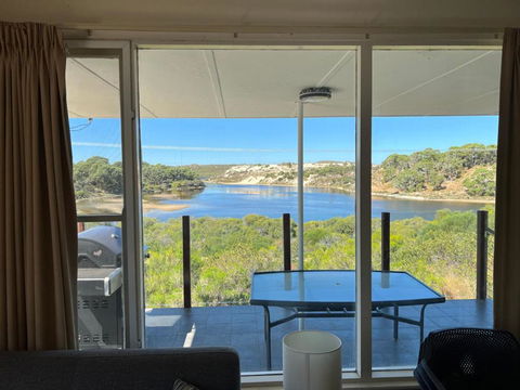 River Panorama Beach House - E Caravan Parks 0