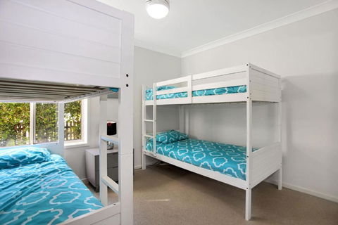 Riverside Views Hawks Nest - E Caravan Parks 3